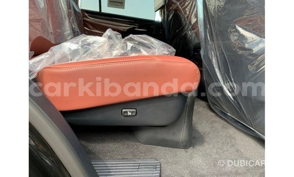 Nunua Imported Lexus LX Nyeusi Gari ndani ya Import - Dubai nchini Uganda Nunua Imported Lexus LX Nyeusi Gari ndani ya Import - Dubai nchini Uganda