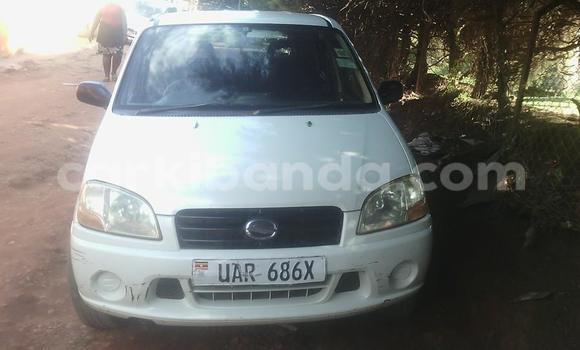 Gura Yakoze Suzuki Swift White Imodoka i Arua mu Uganda Gura Yakoze Suzuki Swift White Imodoka i Arua mu Uganda