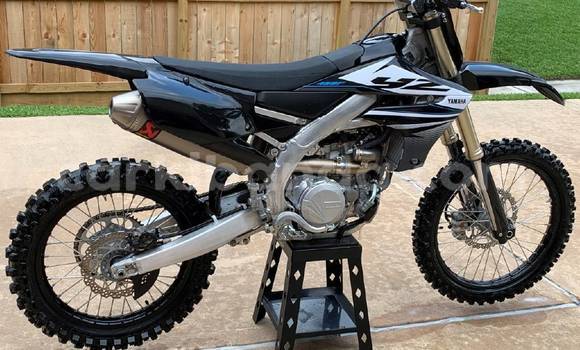 Nunua Ilio tumika Yamaha YZ450F Nyeusi Bike ndani ya Kampala nchini Uganda Nunua Ilio tumika Yamaha YZ450F Nyeusi Bike ndani ya Kampala nchini Uganda