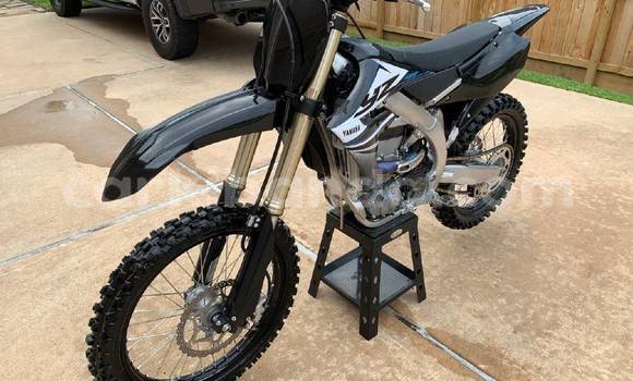 Nunua Ilio tumika Yamaha YZ450F Nyeusi Bike ndani ya Kampala nchini Uganda Nunua Ilio tumika Yamaha YZ450F Nyeusi Bike ndani ya Kampala nchini Uganda