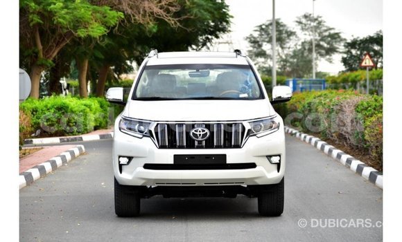Acheter Import Voiture Toyota Prado Blanc à Import - Dubai, Ouganda Acheter Import Voiture Toyota Prado Blanc à Import - Dubai, Ouganda