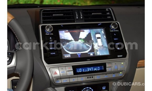 Acheter Import Voiture Toyota Prado Blanc à Import - Dubai, Ouganda Acheter Import Voiture Toyota Prado Blanc à Import - Dubai, Ouganda