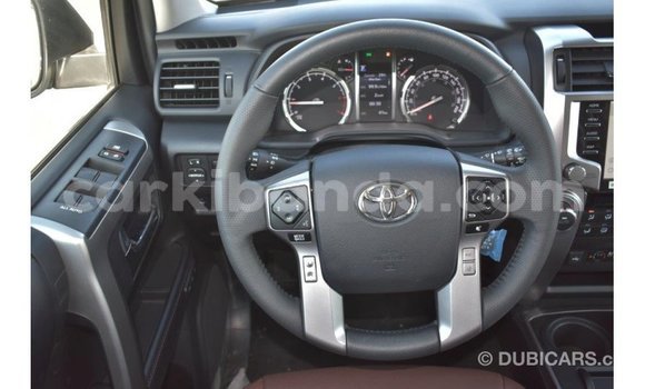 Acheter Import Voiture Toyota 4Runner Blanc à Import - Dubai, Ouganda Acheter Import Voiture Toyota 4Runner Blanc à Import - Dubai, Ouganda