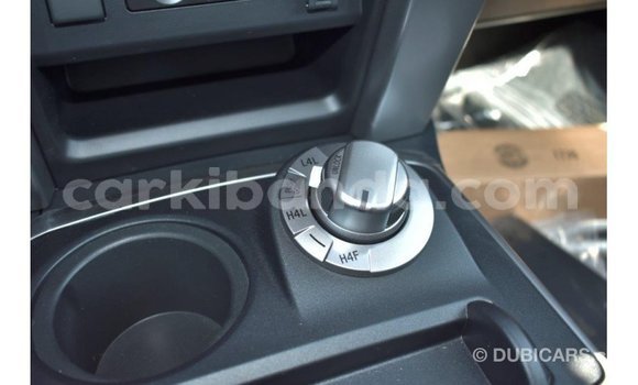 Acheter Import Voiture Toyota 4Runner Blanc à Import - Dubai, Ouganda Acheter Import Voiture Toyota 4Runner Blanc à Import - Dubai, Ouganda