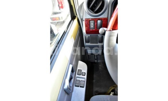 Acheter Import Voiture Toyota Land Cruiser Beige à Import - Dubai, Ouganda Acheter Import Voiture Toyota Land Cruiser Beige à Import - Dubai, Ouganda