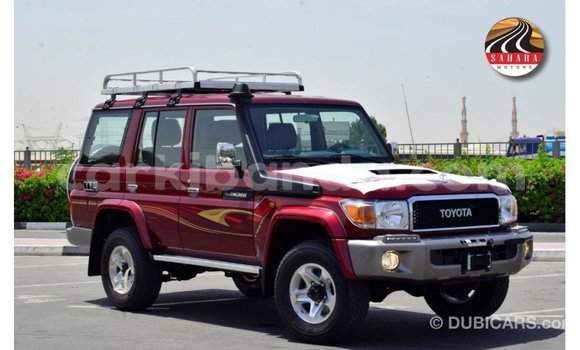 Acheter Import Voiture Toyota Land Cruiser Rouge à Import - Dubai, Ouganda Acheter Import Voiture Toyota Land Cruiser Rouge à Import - Dubai, Ouganda
