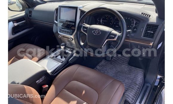 Gura Imported Toyota Land Cruiser Black Imodoka i Import - Dubai mu Uganda Gura Imported Toyota Land Cruiser Black Imodoka i Import - Dubai mu Uganda