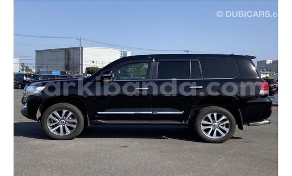 Gura Imported Toyota Land Cruiser Black Imodoka i Import - Dubai mu Uganda Gura Imported Toyota Land Cruiser Black Imodoka i Import - Dubai mu Uganda