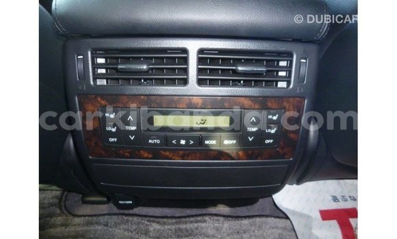 Nunua Imported Toyota Land Cruiser Nyeupe Gari ndani ya Import - Dubai nchini Uganda Nunua Imported Toyota Land Cruiser Nyeupe Gari ndani ya Import - Dubai nchini Uganda