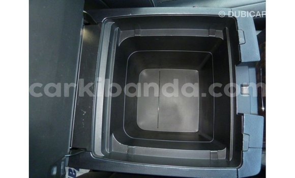 Nunua Imported Toyota Land Cruiser Nyeupe Gari ndani ya Import - Dubai nchini Uganda Nunua Imported Toyota Land Cruiser Nyeupe Gari ndani ya Import - Dubai nchini Uganda