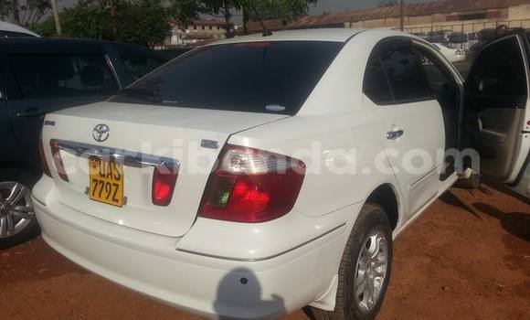 Gura Yakoze Toyota Premio White Imodoka i Kampala mu Uganda Gura Yakoze Toyota Premio White Imodoka i Kampala mu Uganda
