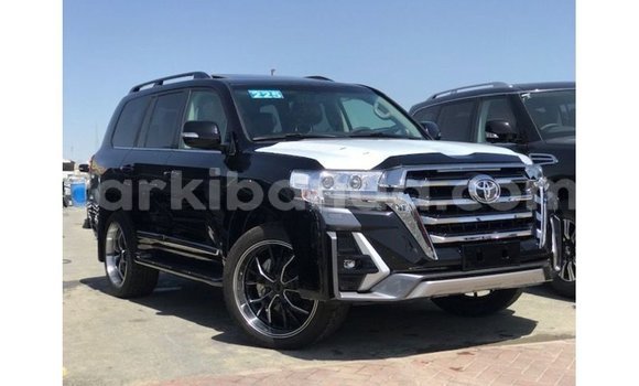 Nunua Imported Toyota Land Cruiser Nyeusi Gari ndani ya Import - Dubai nchini Uganda Nunua Imported Toyota Land Cruiser Nyeusi Gari ndani ya Import - Dubai nchini Uganda