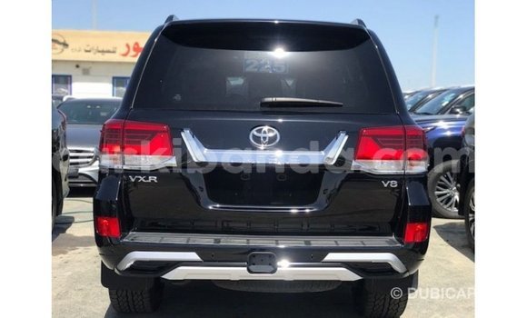 Nunua Imported Toyota Land Cruiser Nyeusi Gari ndani ya Import - Dubai nchini Uganda Nunua Imported Toyota Land Cruiser Nyeusi Gari ndani ya Import - Dubai nchini Uganda