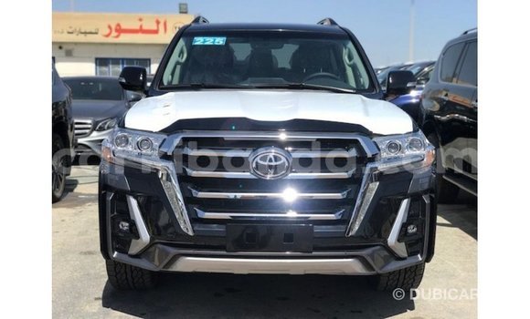 Nunua Imported Toyota Land Cruiser Nyeusi Gari ndani ya Import - Dubai nchini Uganda Nunua Imported Toyota Land Cruiser Nyeusi Gari ndani ya Import - Dubai nchini Uganda