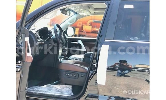 Nunua Imported Toyota Land Cruiser Nyeusi Gari ndani ya Import - Dubai nchini Uganda Nunua Imported Toyota Land Cruiser Nyeusi Gari ndani ya Import - Dubai nchini Uganda