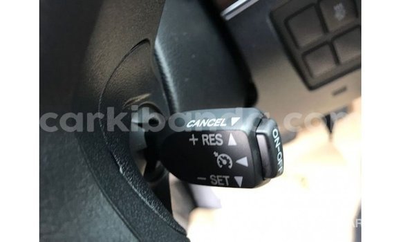 Nunua Imported Toyota Land Cruiser Nyeusi Gari ndani ya Import - Dubai nchini Uganda Nunua Imported Toyota Land Cruiser Nyeusi Gari ndani ya Import - Dubai nchini Uganda