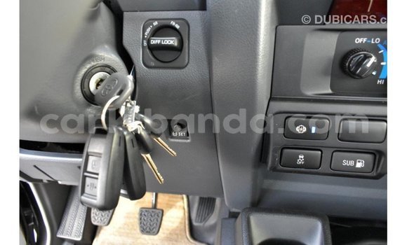 Acheter Import Voiture Toyota Land Cruiser Autre à Import - Dubai, Ouganda Acheter Import Voiture Toyota Land Cruiser Autre à Import - Dubai, Ouganda
