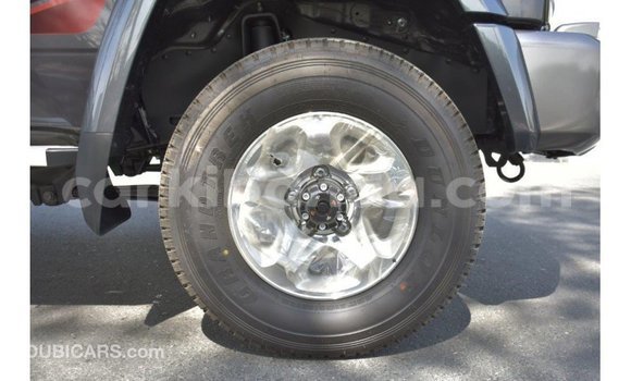 Acheter Import Voiture Toyota Land Cruiser Autre à Import - Dubai, Ouganda Acheter Import Voiture Toyota Land Cruiser Autre à Import - Dubai, Ouganda