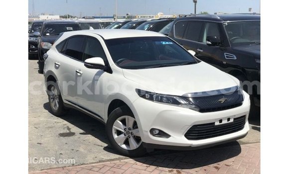 Nunua Imported Toyota Harrier Nyeupe Gari ndani ya Import - Dubai nchini Uganda Nunua Imported Toyota Harrier Nyeupe Gari ndani ya Import - Dubai nchini Uganda