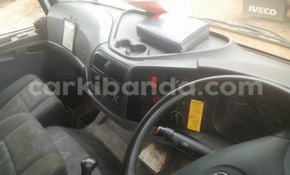 Nunua Ilio tumika Mercedes‒Benz 190 Nyeupe Gari ndani ya Arua nchini Uganda Nunua Ilio tumika Mercedes‒Benz 190 Nyeupe Gari ndani ya Arua nchini Uganda