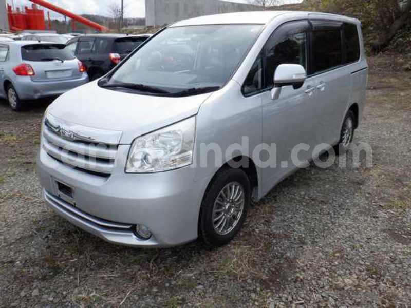 Big with watermark toyota noah uganda kampala 10162