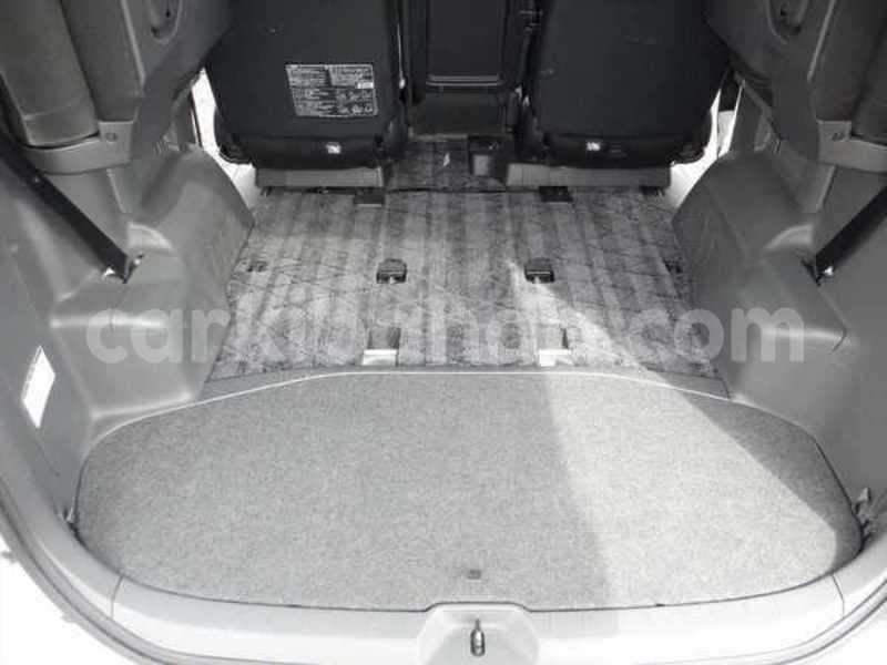 Big with watermark toyota noah uganda kampala 10162