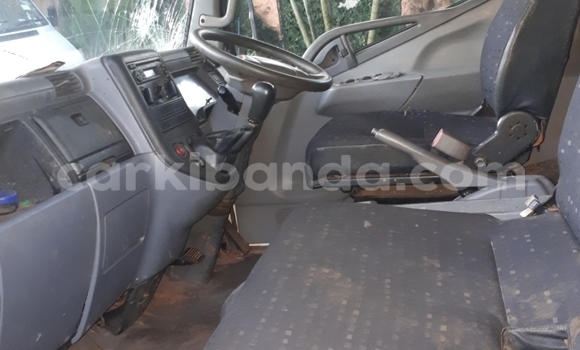 Gura Yakoze Mitsubishi L400 White Ikamyo i Kampala mu Uganda Gura Yakoze Mitsubishi L400 White Ikamyo i Kampala mu Uganda