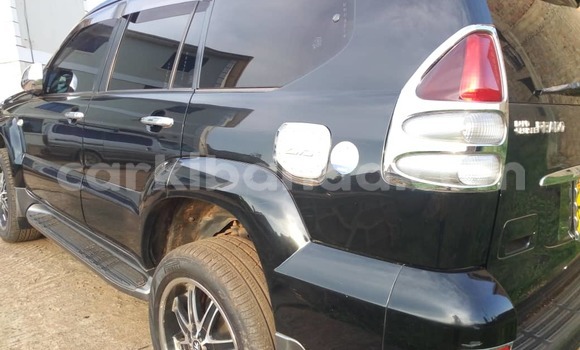 Gura Yakoze Toyota Land Cruiser Prado Black Imodoka i Kampala mu Uganda Gura Yakoze Toyota Land Cruiser Prado Black Imodoka i Kampala mu Uganda