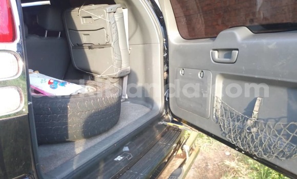 Gura Yakoze Toyota Land Cruiser Prado Black Imodoka i Kampala mu Uganda Gura Yakoze Toyota Land Cruiser Prado Black Imodoka i Kampala mu Uganda