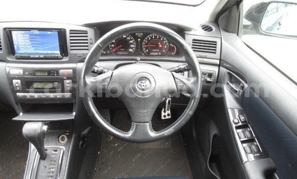 Gura Yakoze Toyota Runx Black Imodoka i Kampala mu Uganda Gura Yakoze Toyota Runx Black Imodoka i Kampala mu Uganda