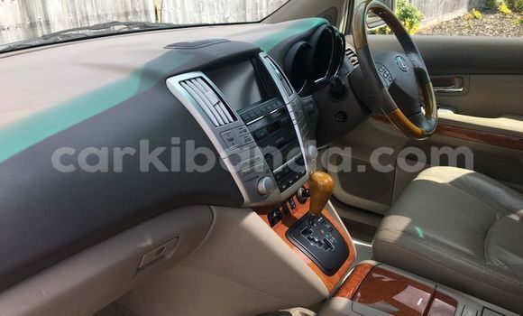 Nunua Ilio tumika Toyota Harrier Nyingine Gari ndani ya Kampala nchini Uganda Nunua Ilio tumika Toyota Harrier Nyingine Gari ndani ya Kampala nchini Uganda