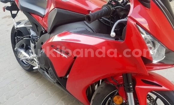 Buy Used Honda CBR 1000 RR Red Bike in Kampala in Uganda Buy Used Honda CBR 1000 RR Red Bike in Kampala in Uganda
