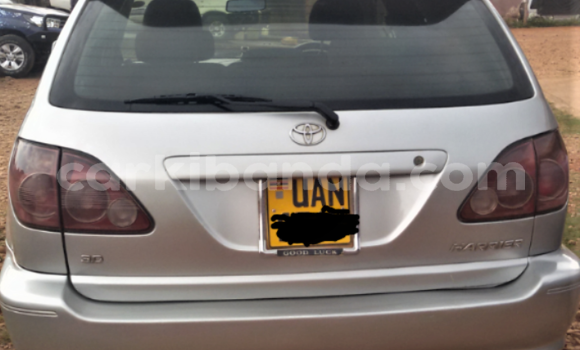Gura Yakoze Toyota Harrier Silver Imodoka i Kampala mu Uganda Gura Yakoze Toyota Harrier Silver Imodoka i Kampala mu Uganda