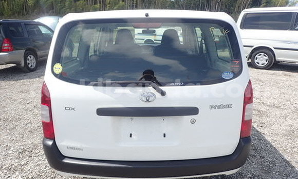 Gura Yakoze Toyota Probox White Imodoka i Kampala mu Uganda Gura Yakoze Toyota Probox White Imodoka i Kampala mu Uganda