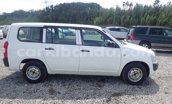 Gura Yakoze Toyota Probox White Imodoka i Kampala mu Uganda Gura Yakoze Toyota Probox White Imodoka i Kampala mu Uganda