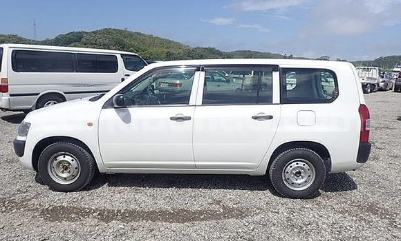 Gura Yakoze Toyota Probox White Imodoka i Kampala mu Uganda Gura Yakoze Toyota Probox White Imodoka i Kampala mu Uganda