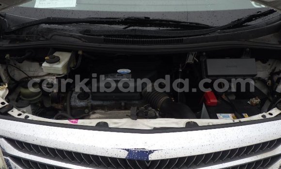 Acheter Neuf Voiture Toyota Alphard Blanc à Kampala, Ouganda Acheter Neuf Voiture Toyota Alphard Blanc à Kampala, Ouganda