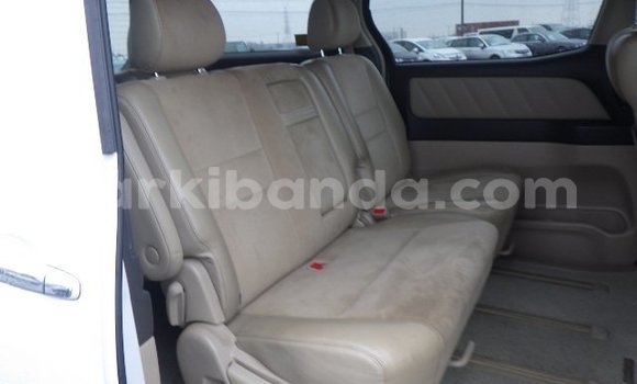 Acheter Neuf Voiture Toyota Alphard Blanc à Kampala, Ouganda Acheter Neuf Voiture Toyota Alphard Blanc à Kampala, Ouganda