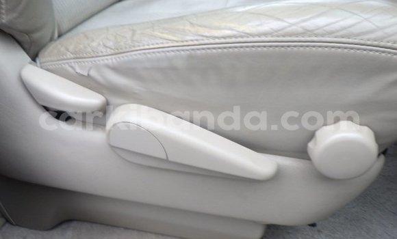 Acheter Neuf Voiture Toyota Alphard Blanc à Kampala, Ouganda Acheter Neuf Voiture Toyota Alphard Blanc à Kampala, Ouganda