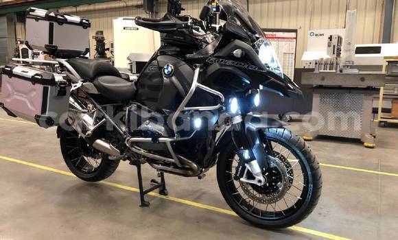 Gura Yakoze BMW R 1200 GS Black Bike i Kampala mu Uganda Gura Yakoze BMW R 1200 GS Black Bike i Kampala mu Uganda