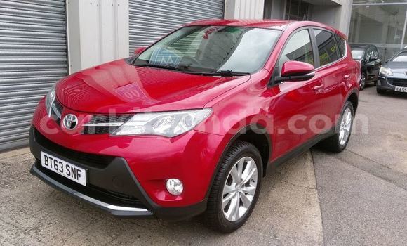 Nunua Ilio tumika Toyota RAV4 Nyekundu Gari ndani ya Kampala nchini Uganda