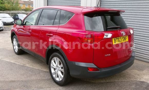 Nunua Ilio tumika Toyota RAV4 Nyekundu Gari ndani ya Kampala nchini Uganda Nunua Ilio tumika Toyota RAV4 Nyekundu Gari ndani ya Kampala nchini Uganda