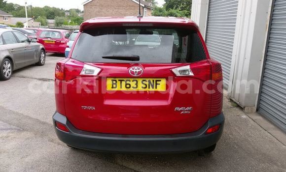 Nunua Ilio tumika Toyota RAV4 Nyekundu Gari ndani ya Kampala nchini Uganda Nunua Ilio tumika Toyota RAV4 Nyekundu Gari ndani ya Kampala nchini Uganda