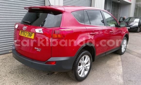 Nunua Ilio tumika Toyota RAV4 Nyekundu Gari ndani ya Kampala nchini Uganda Nunua Ilio tumika Toyota RAV4 Nyekundu Gari ndani ya Kampala nchini Uganda