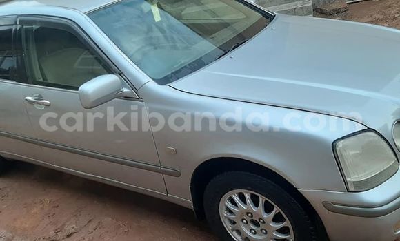 Gura Yakoze Toyota Progres Silver Imodoka i Kampala mu Uganda Gura Yakoze Toyota Progres Silver Imodoka i Kampala mu Uganda