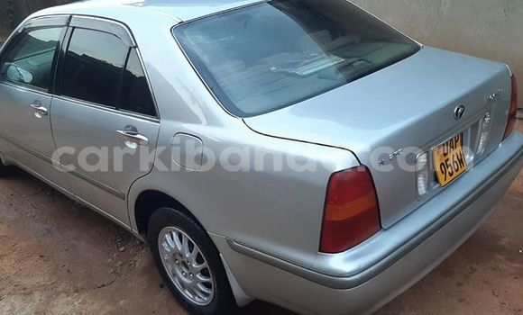 Gura Yakoze Toyota Progres Silver Imodoka i Kampala mu Uganda Gura Yakoze Toyota Progres Silver Imodoka i Kampala mu Uganda