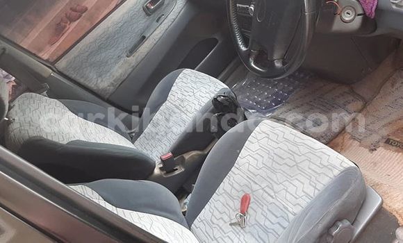 Gura Yakoze Toyota Ipsum Black Imodoka i Kampala mu Uganda Gura Yakoze Toyota Ipsum Black Imodoka i Kampala mu Uganda