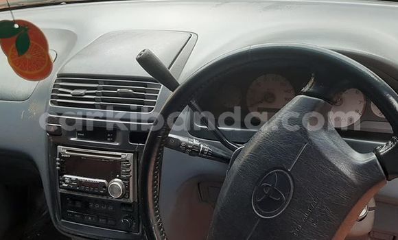 Gura Yakoze Toyota Ipsum Black Imodoka i Kampala mu Uganda Gura Yakoze Toyota Ipsum Black Imodoka i Kampala mu Uganda