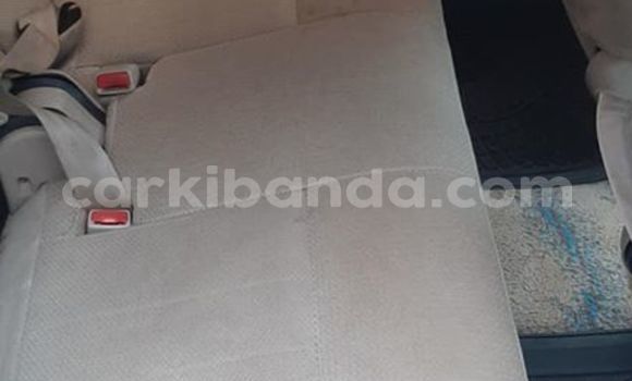 Gura Yakoze Toyota Ipsum White Imodoka i Kampala mu Uganda Gura Yakoze Toyota Ipsum White Imodoka i Kampala mu Uganda