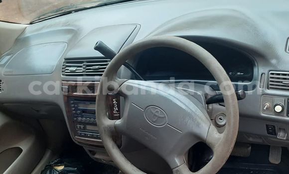 Gura Yakoze Toyota Ipsum White Imodoka i Kampala mu Uganda Gura Yakoze Toyota Ipsum White Imodoka i Kampala mu Uganda